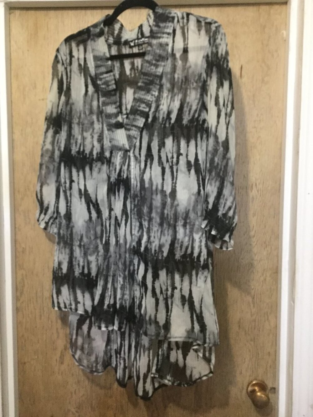 Papillon black and white and gray sheer over tunic/beach cover size M 20" P2P
